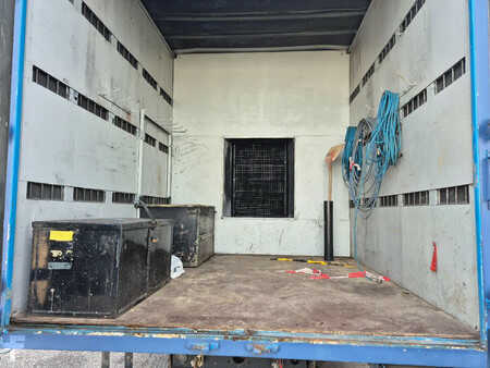 Kuorma-auto 1996 Renault midliner 180 (9)