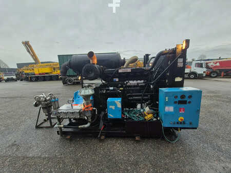 Övrigt 0 Perkins 2000serie + high pressure waterpump 1000bar (3)