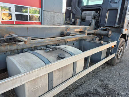 Kamion 2006 DAF 85.430 (13)