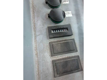 Mobilní jeřáby 2014 Scania p 380 (19)