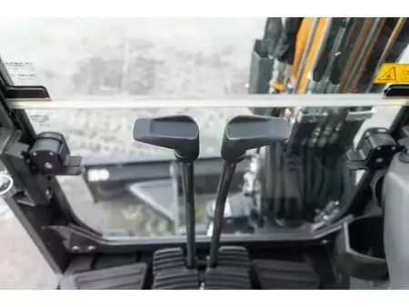 Mini kotrógép 2026 Case CX 30 D (7)