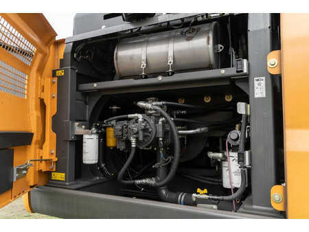 Koparki gąsienicowe 2023 Case CX 300 E (13)