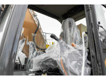 Koparki gąsienicowe 2023 Case CX 300 E (15)