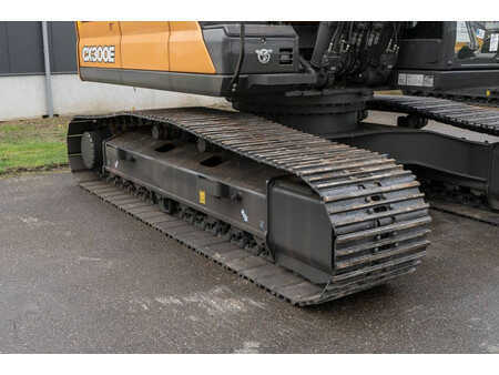 Koparki gąsienicowe 2023 Case CX 300 E (9)