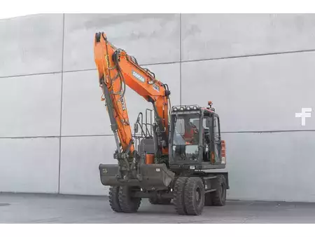 Escavatori gommati 2019 Doosan DX 140 W (1)
