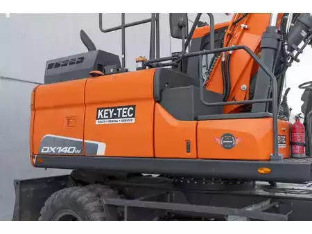 Escavatori gommati 2019 Doosan DX 140 W (13)
