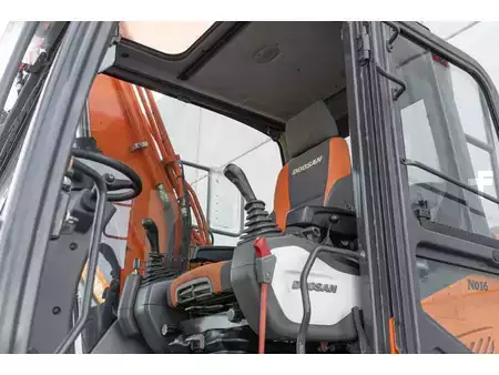 Escavatori gommati 2019 Doosan DX 140 W (18)