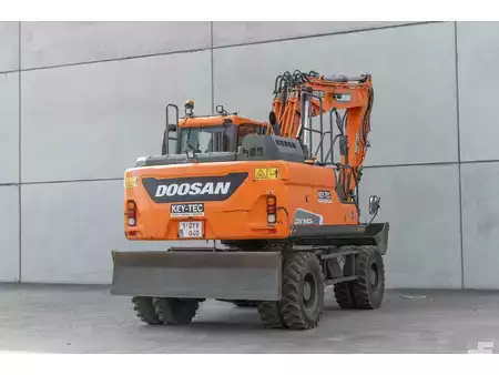 Escavatori gommati 2019 Doosan DX 140 W (5)
