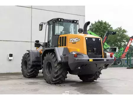 Kolové nakladače 2026 Case 721 G+ X-Agri (5)