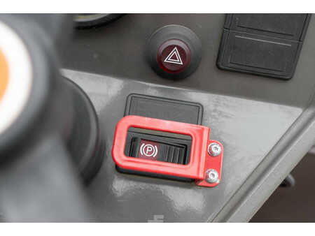 Wywrotki sztywnoramowe 2023 Ausa D 301 AHG (20)