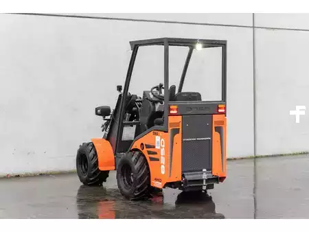Cargadores compactas 2022 Castloaders 825D (5)