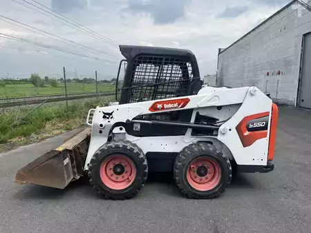 Kompaktní nakladače 2016 Bobcat S550 (1)