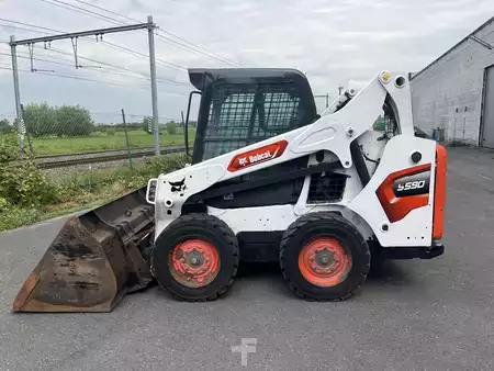 Kompaktní nakladače 2016 Bobcat S590 (1)