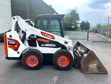 Kompaktní nakladače 2016 Bobcat S590 (2)