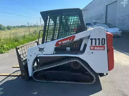 Ładowarki kompaktowe 2015 Bobcat T110 (1)