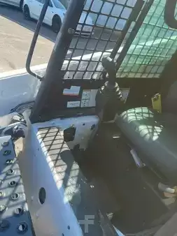 Ładowarki kompaktowe 2015 Bobcat T110 (6)