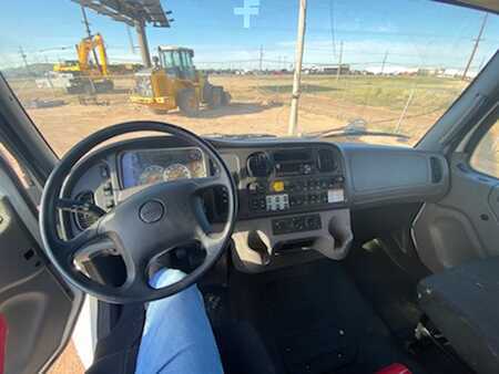 Truck 2019 Freightliner CW 40 Water Truck (2)