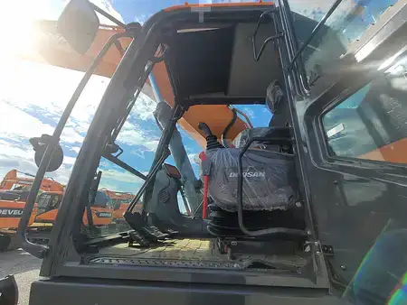 Crawler Excavators 2018 Doosan DX225LC-5 (3)