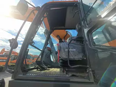 Crawler Excavators 2023 Doosan DX350LC-7 (3)