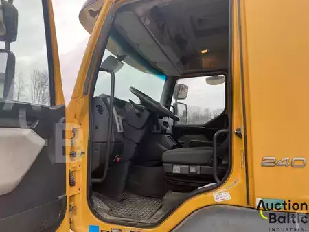 Lastbil 2008 Volvo FL 240 4x2 (5)