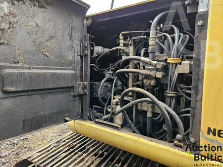 Escavatori cingolati 2008 New Holland Construction E 145 (12)