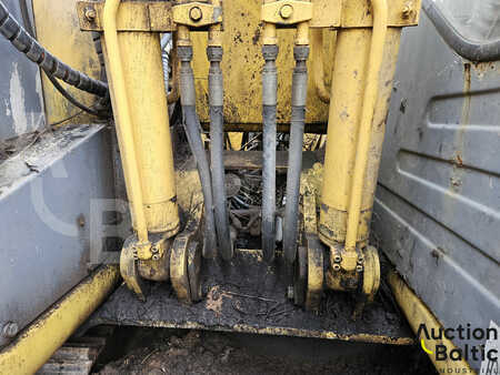 Escavatori cingolati 2008 New Holland Construction E 145 (9)