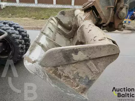 Escavatori gommati 2014 Atlas 150 W (10)