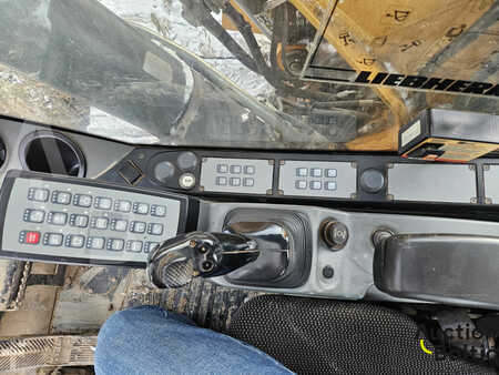 Hydraulic Excavators 2016 Liebherr R922 LC (10)