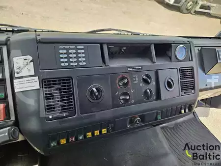 Camión 2004 MAN 18.225 (11)