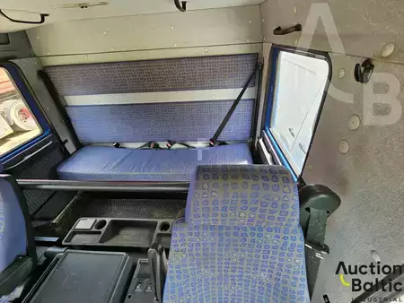 Camión 2004 MAN 18.225 (15)