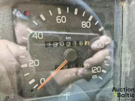 Kuorma-auto 1999 Volvo FM12 (10)