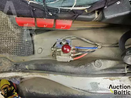 Kuorma-auto 1999 Volvo FM12 (11)