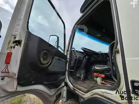 Kuorma-auto 1999 Volvo FM12 (5)