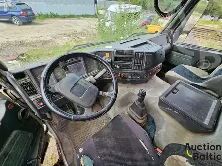 Kuorma-auto 1999 Volvo FM12 (9)