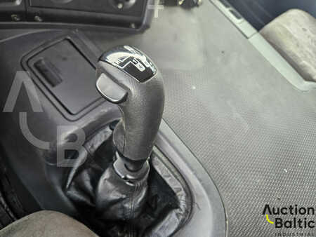 Kuorma-auto 2006 Scania P 420 (8)