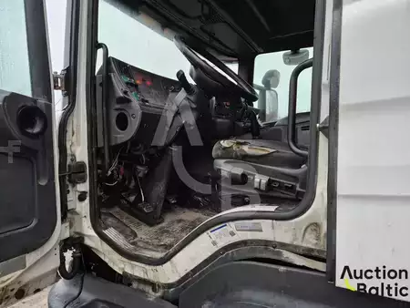 Náklaďák 2004 Scania P 124 GB (5)