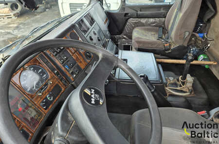 Camion 2000 MAN 27.464 (12)
