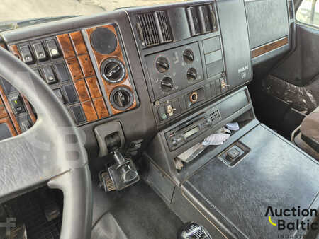 Camion 2000 MAN 27.464 (13)