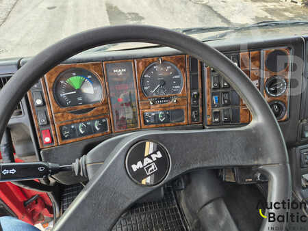 Camion 2000 MAN 27.464 (14)