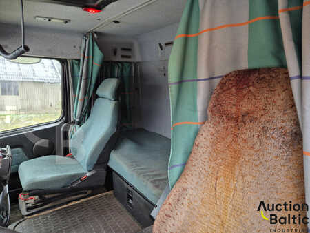 Kamion 2000 Volvo FH12 (11)