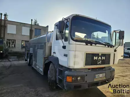 Ciężarówka 1996 MAN 26.293 (2)
