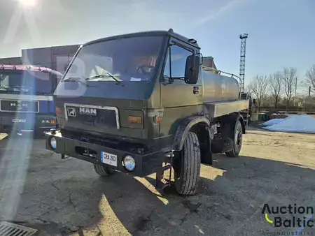 Ciężarówka 1992 MAN VW-MAN 8.150 (1)