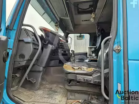 Lastbil 2006 Volvo FH480 (8)