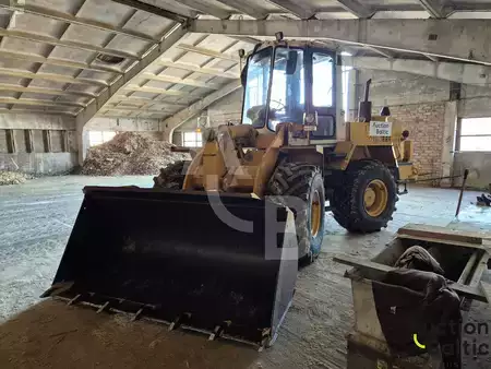 Hjullaster 2002 Amkodor TO-18 B2 (1)