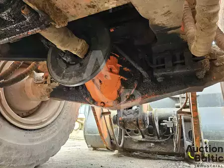 Chargeuse sur pneus 2004 Daewoo Mega 300 V (14)