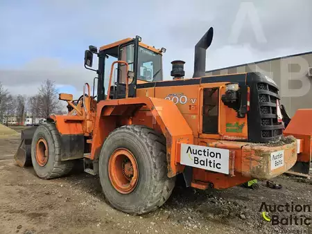 Chargeuse sur pneus 2004 Daewoo Mega 300 V (2)