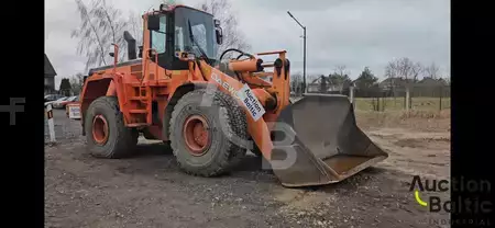 Chargeuse sur pneus 2004 Daewoo Mega 300 V (3)