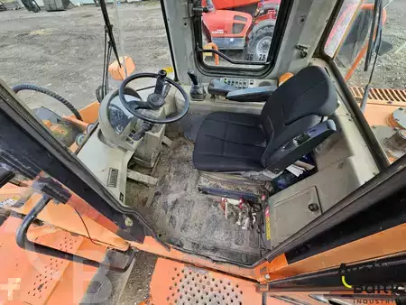 Chargeuse sur pneus 2004 Daewoo Mega 300 V (4)