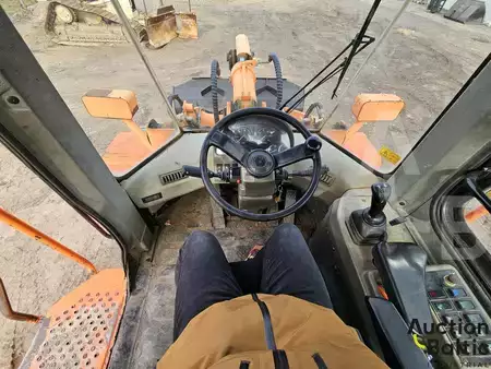 Chargeuse sur pneus 2004 Daewoo Mega 300 V (7)