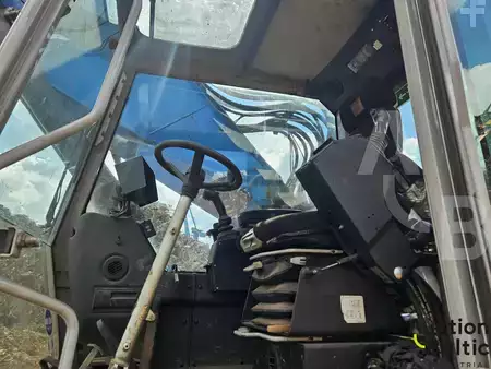 Escavatori gommati 2017 Fuchs MHL 350 (10)